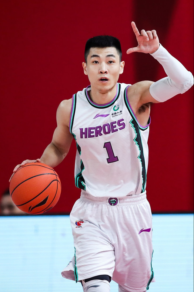 爱游戏tv-鹈鹕险胜76人,高诗岩状态火热