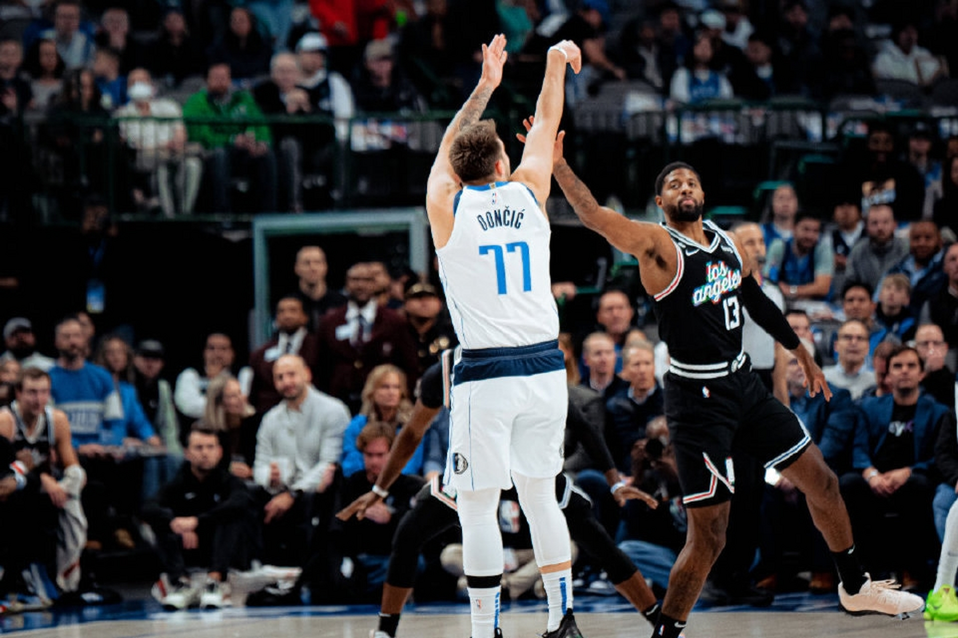 爱游戏官方-火箭横扫爵士，东契奇刷新纪录