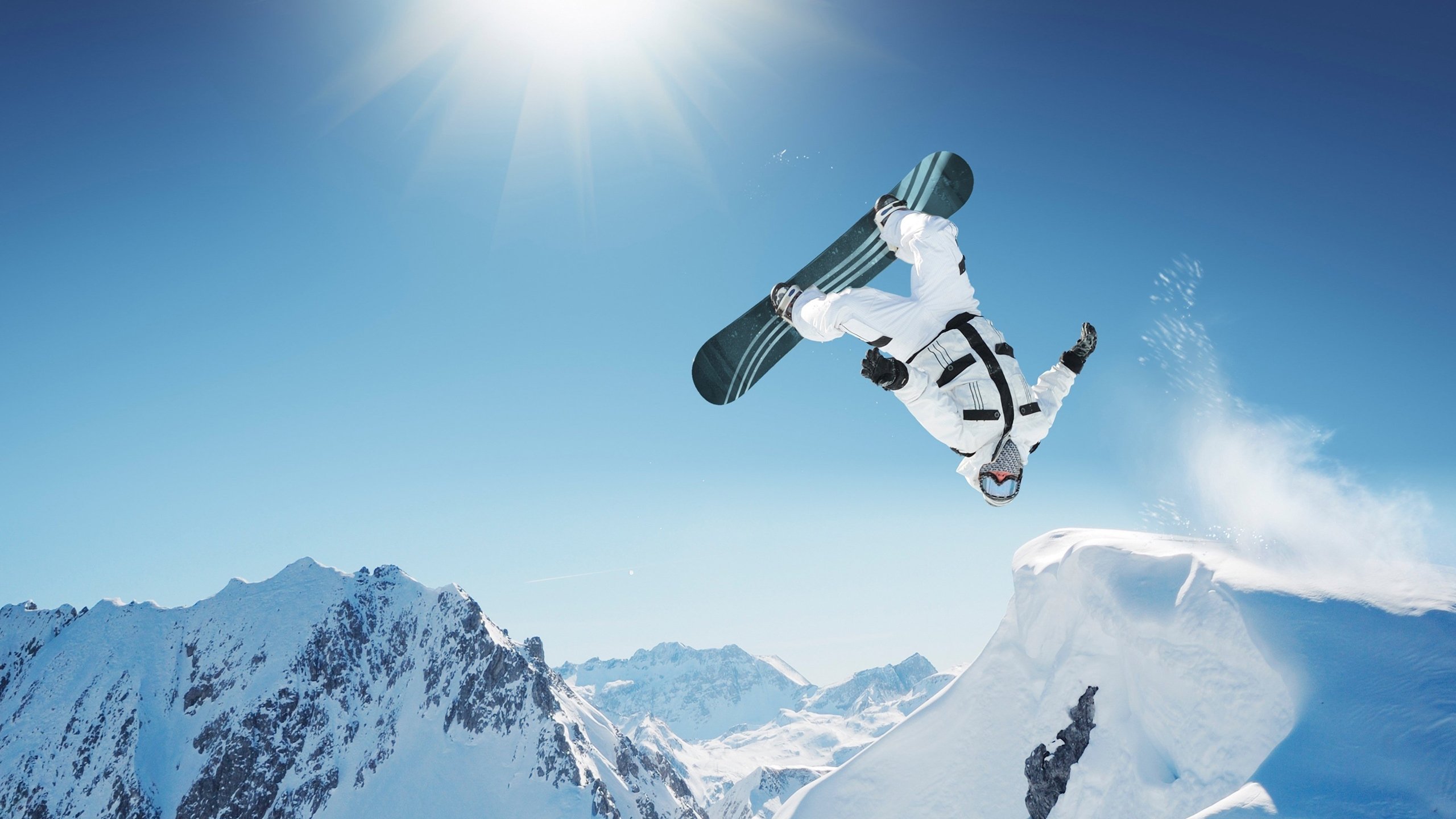 爱游戏体育-布加勒斯特之夜,库尔图瓦与中场群像,一场迟来的爆冷,和一个提前的答案